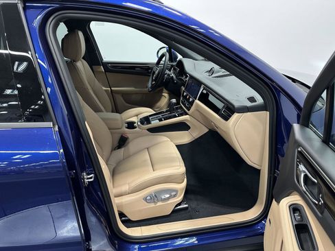 Certified 2026 Porsche Macan image 40