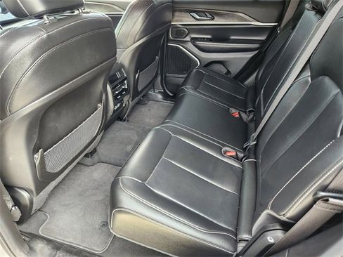 Used 2022 Jeep Grand Cherokee Limited 4xe image 29