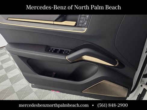 Used 2025 Porsche Cayenne Turbo GT AWD/4WD image 27