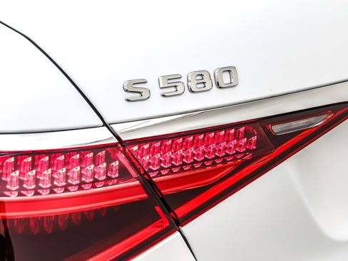 New 2025 Mercedes-Benz S 580 4MATIC Sedan image 9