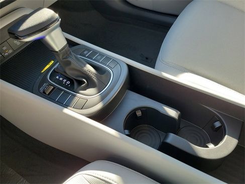 New 2026 Hyundai Kona SE image 12