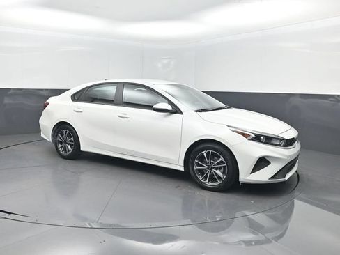 Used 2024 Kia Forte LXS w/ LXS Technology Package FWD image 32