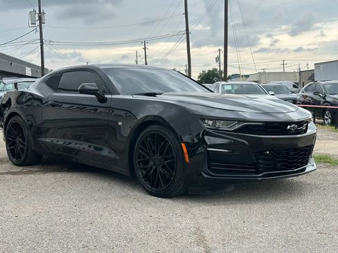 Used 2020 Chevrolet Camaro SS RWD image 9