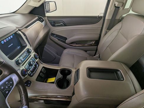 Used 2019 GMC Yukon XL SLT w/ Open Road Package image 27