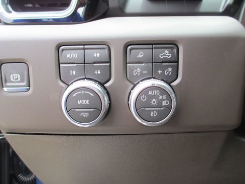New 2026 GMC Sierra 1500 Denali w/ Denali Reserve Package AWD/4WD image 19