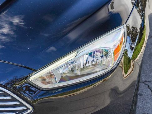 Used 2017 Ford Focus Titanium w/ Titanium Technology Package image 8