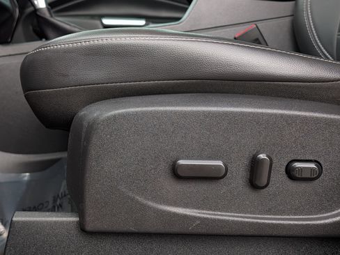 Certified 2018 Ford Escape Titanium image 23