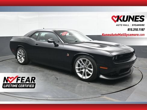 Used 2022 Dodge Challenger R/T Scat Pack RWD image 1