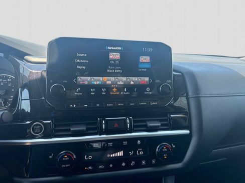 Used 2023 Nissan Pathfinder SL w/ SL Premium Package AWD/4WD image 23