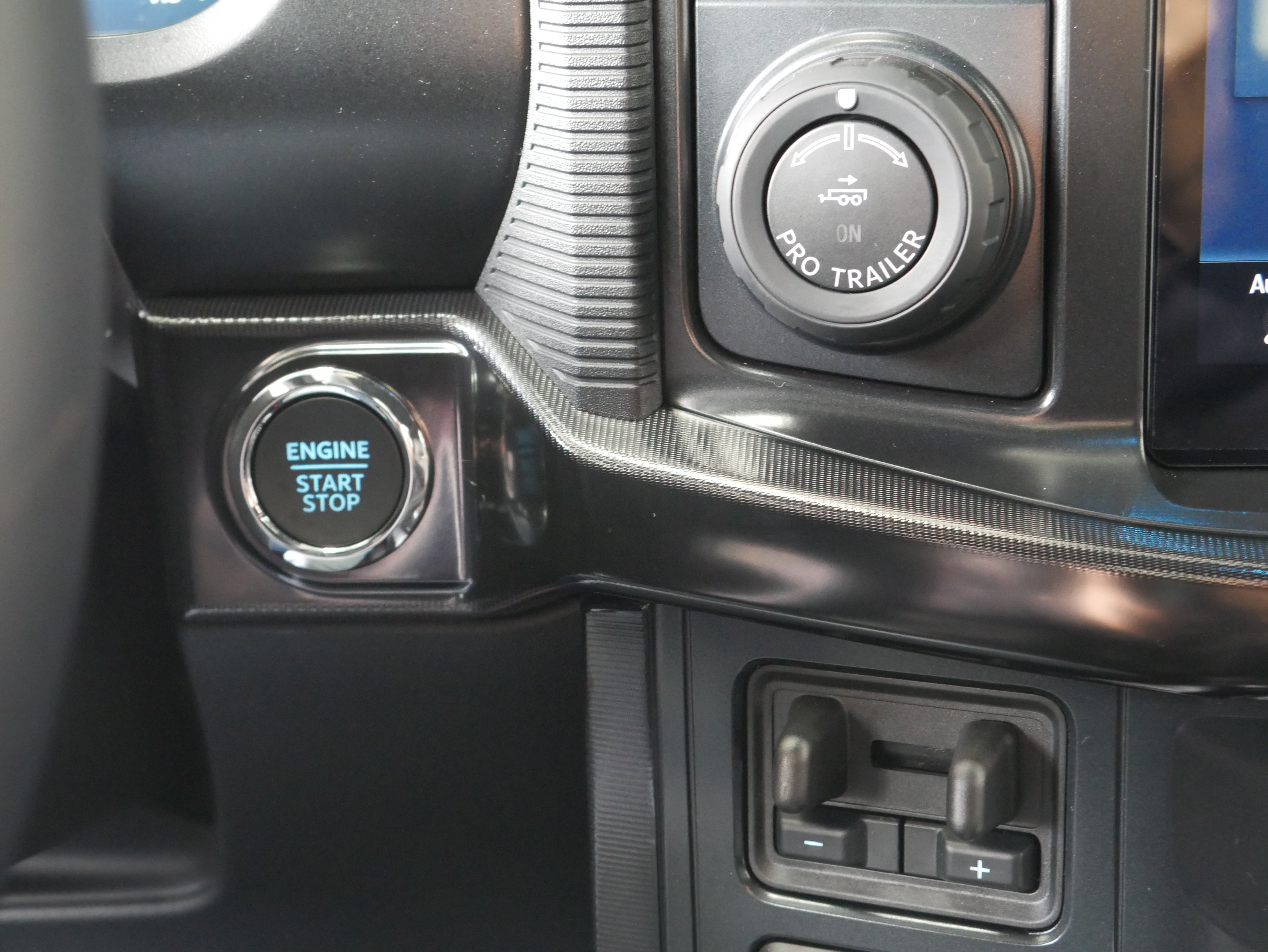 New 2026 Ford F150 Raptor w/ Equipment Group 803A Raptor R AWD/4WD image 10