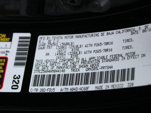 Used 2017 Toyota Tacoma TRD Sport image 18