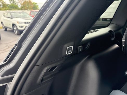 New 2025 Jeep Grand Cherokee Laredo X w/ Luxury Tech Group I image 22