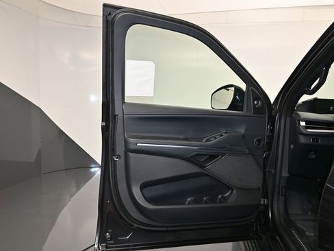 New 2026 Lincoln Navigator Reserve AWD/4WD image 10