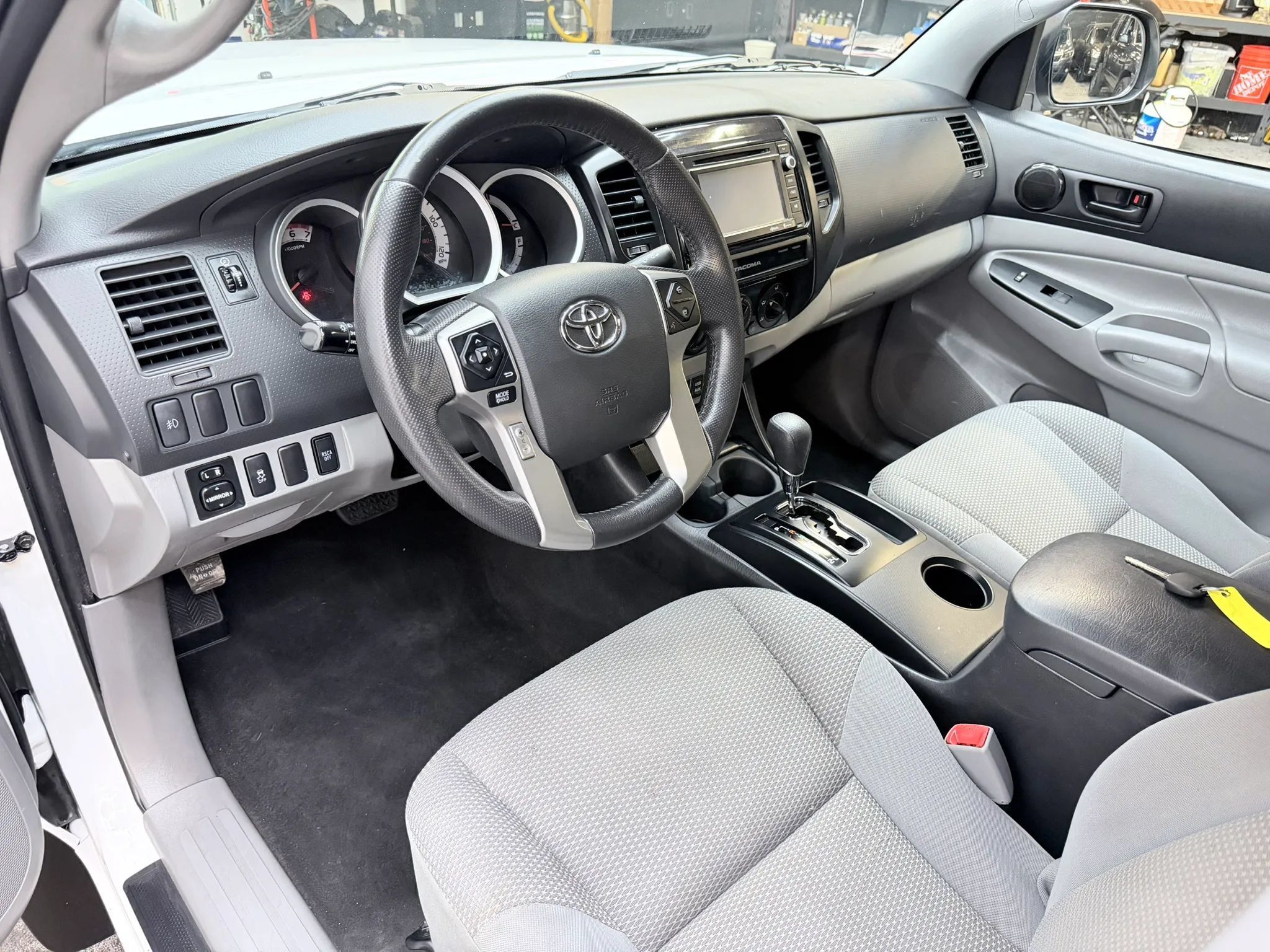Used 2015 Toyota Tacoma 4x4 Access Cab V6 image 9