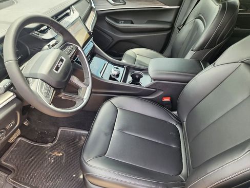 New 2026 Jeep Grand Cherokee Limited RWD image 9