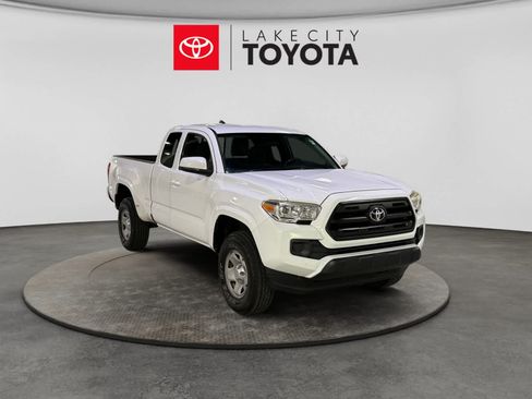 Used 2017 Toyota Tacoma SR w/ SR Convenience Package RWD image 13