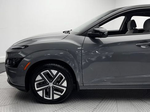 Used 2023 Hyundai Kona SE FWD image 5
