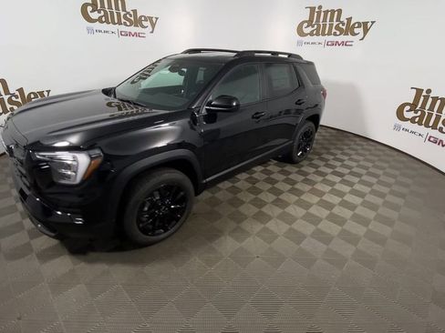 Used 2026 GMC Terrain Elevation w/ Elevation Premium Package FWD image 4