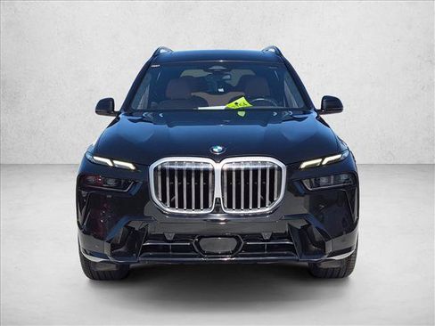 Certified 2025 BMW X7 xDrive40i w/ M Sport Package AWD/4WD image 2