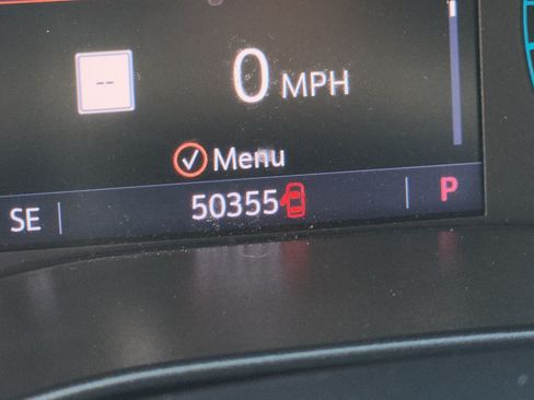 Used 2022 Chevrolet Colorado Z71 AWD/4WD image 19