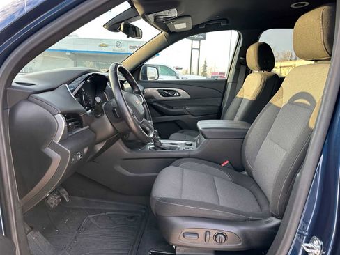 Used 2022 Chevrolet Traverse LT image 22