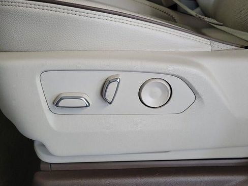 Used 2022 GMC Yukon Denali image 16