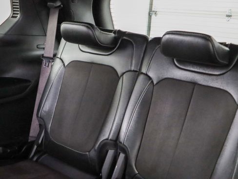 Used 2023 Jeep Grand Cherokee L Laredo AWD/4WD image 26