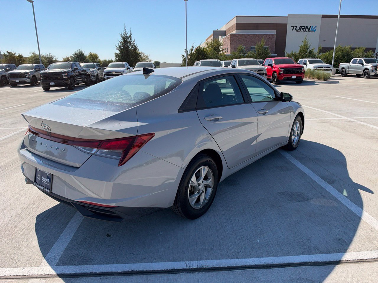 Used 2023 Hyundai Elantra SE FWD image 5