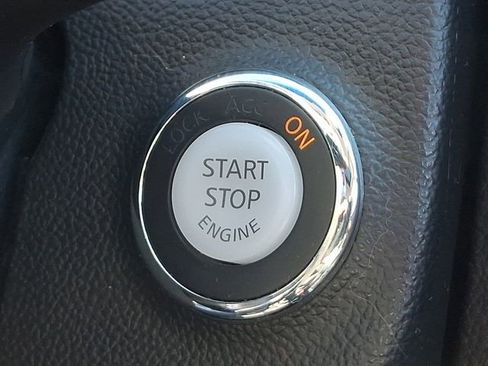 Used 2011 INFINITI G37 X w/ Premium Pkg image 30