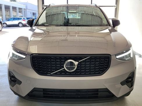 New 2026 Volvo XC40 B4 Plus w/ Climate Package FWD image 4