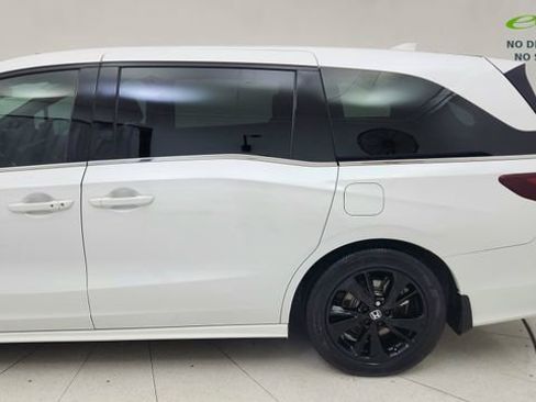 Used 2023 Honda Odyssey Sport image 11