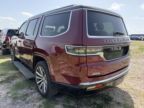 Used 2022 Jeep Grand Wagoneer Series II w/ Convenience Group III AWD/4WD image 2