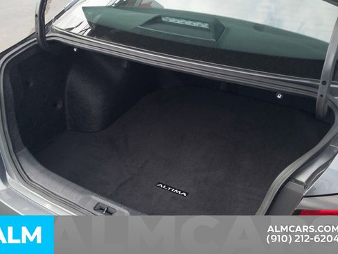 Used 2025 Nissan Altima 2.5 SV image 8