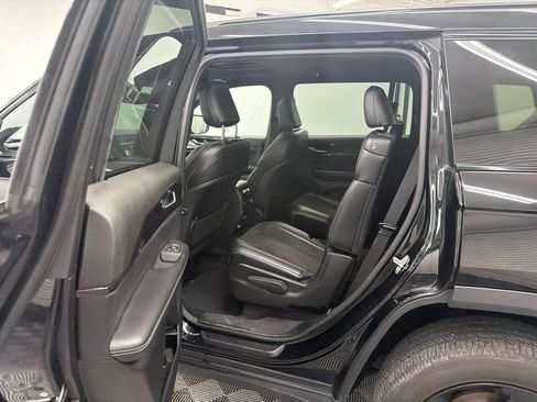 Used 2023 Jeep Grand Cherokee L Laredo RWD image 20