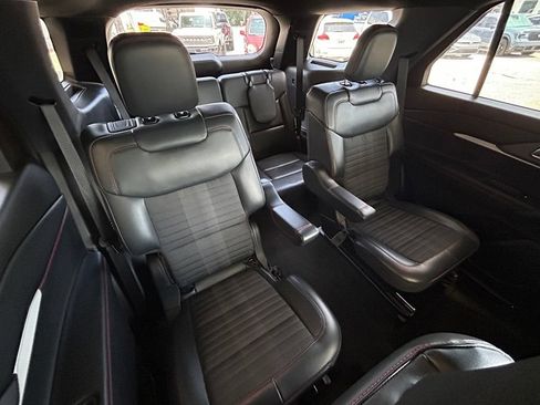 Used 2026 Ford Explorer ST-Line w/ ST-Line Street Pack RWD image 28