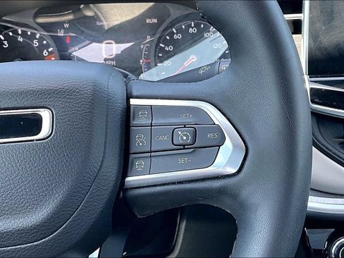 Used 2025 Jeep Compass Limited AWD/4WD image 14