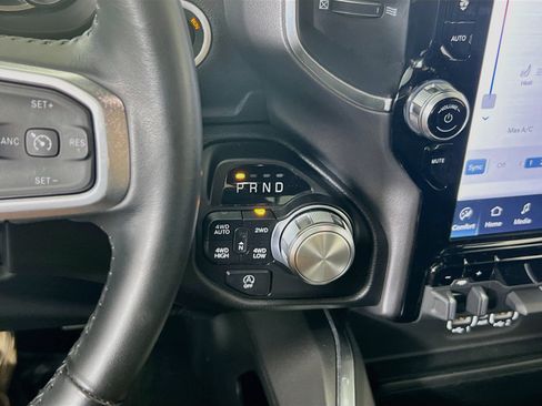 Used 2023 RAM 1500 Laramie AWD/4WD image 17