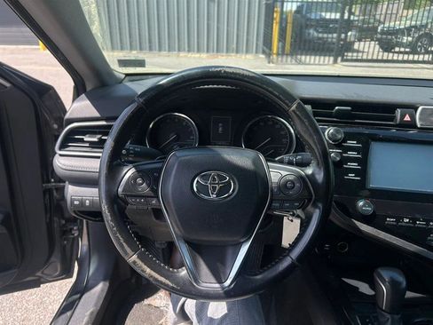 Used 2019 Toyota Camry SE image 11