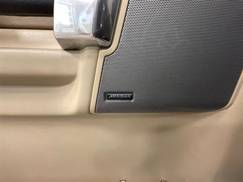 Used 2016 Land Rover LR4 HSE Silver Edition image 19