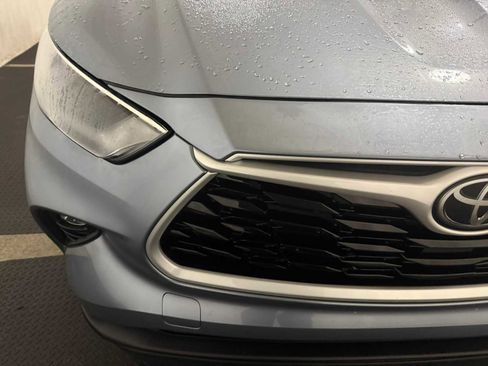 Certified 2023 Toyota Highlander XLE image 4