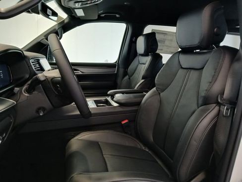 New 2026 Jeep Grand Wagoneer 4WD image 10