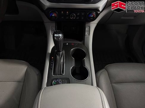 Used 2018 GMC Acadia SLT AWD/4WD image 23