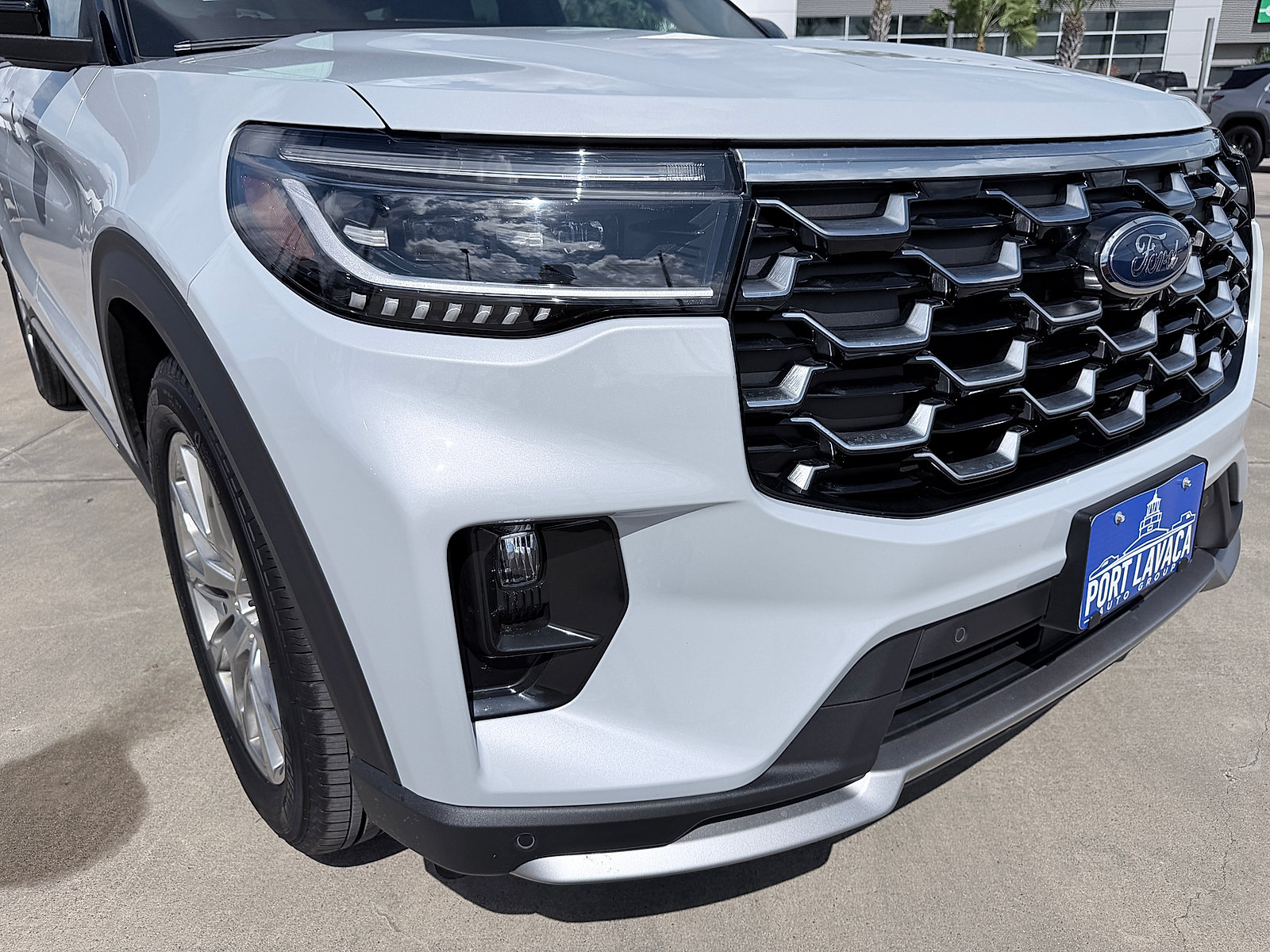 Used 2026 Ford Explorer Platinum RWD image 10