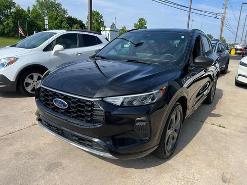 Used 2023 Ford Escape ST-Line w/ Tech Pack #1 AWD/4WD image 5