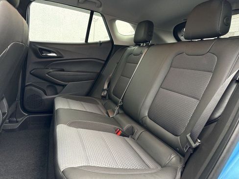 Certified 2025 Chevrolet Trax LT image 21