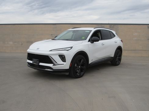 Used 2025 Buick Envision Sport Touring image 1