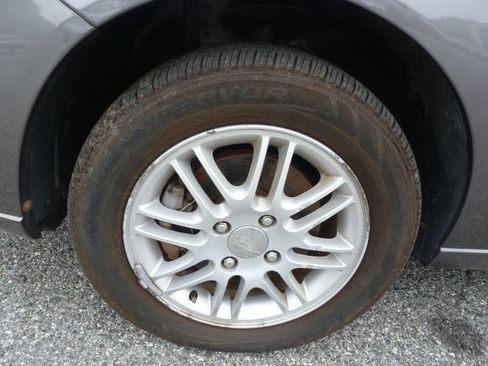Used 2006 Ford Focus SE FWD image 11