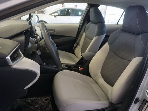 Used 2022 Toyota Corolla LE image 14