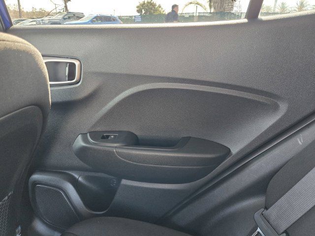 Used 2023 Hyundai Venue SE FWD image 11