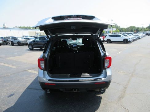Used 2023 Ford Explorer ST-Line w/ Class IV Trailer Tow Package AWD/4WD image 8